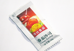 廣科機(jī)械液體包裝機(jī)有什么特點，醬料包裝機(jī)有什么用
